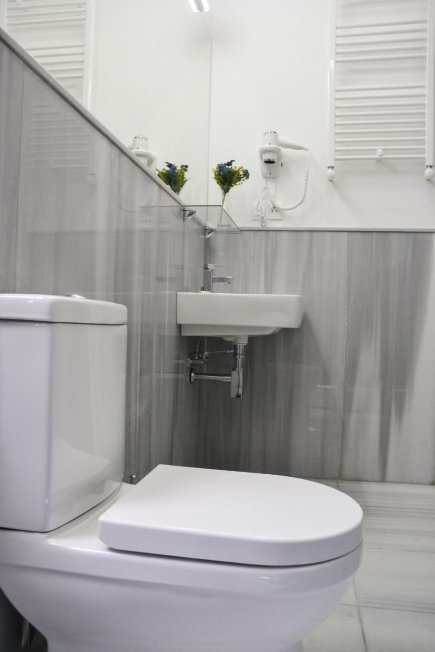 Piccolo Hotel Vake Tiflis Dış mekan fotoğraf